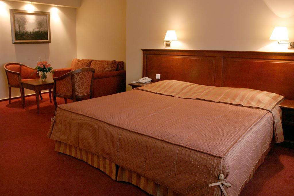 Hotel Prezydencki 3-Star Rzeszów Δωμάτιο φωτογραφία