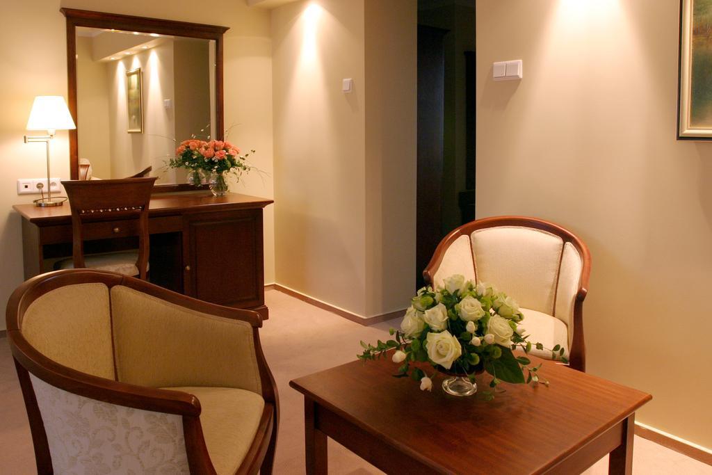 Hotel Prezydencki 3-Star Rzeszów Δωμάτιο φωτογραφία