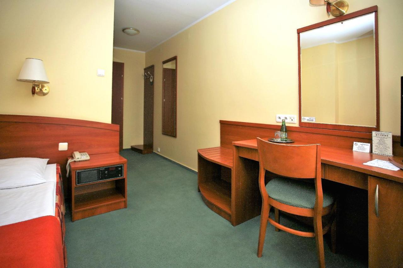 Hotel Prezydencki 3-Star Rzeszów Εξωτερικό φωτογραφία